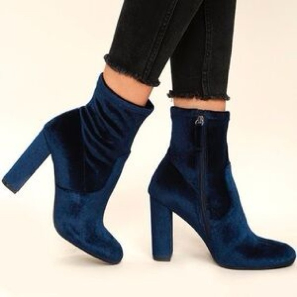 Steve Madden Women's Blue Velvet Velour Block-Heel Sock Ankle Booties Sz 10